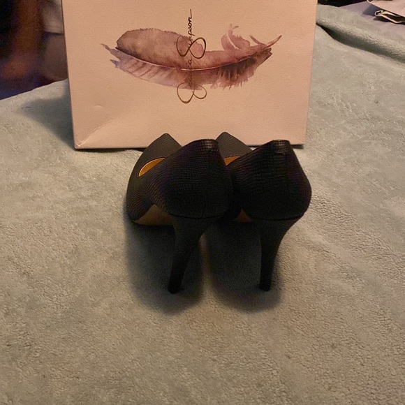 Size 8m Jessica Simpson heel worn once purchased from Dillards - Picture 3 of 3